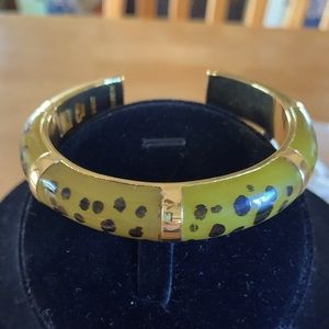 🆕 Olive green and gold tone Bangle with animal print!